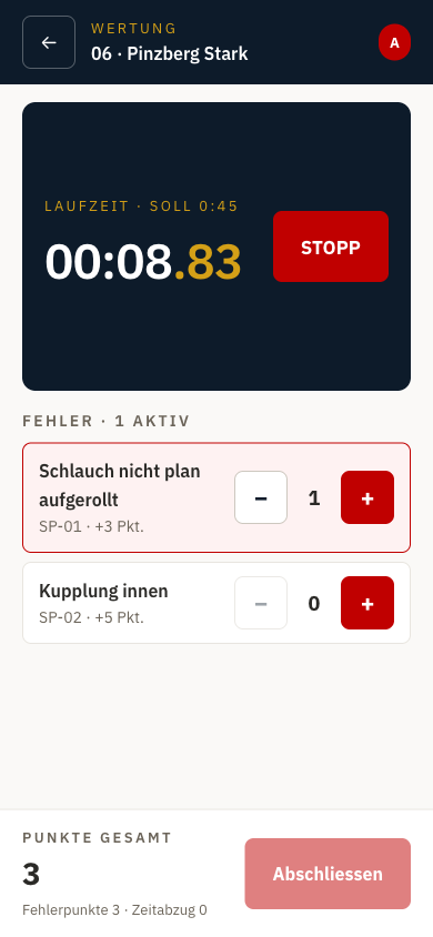 Schiedsrichter-Wertungs-Screen am Smartphone: Stoppuhr läuft, Fehlerkatalog mit + / − Buttons, Punkte-Summe unten.